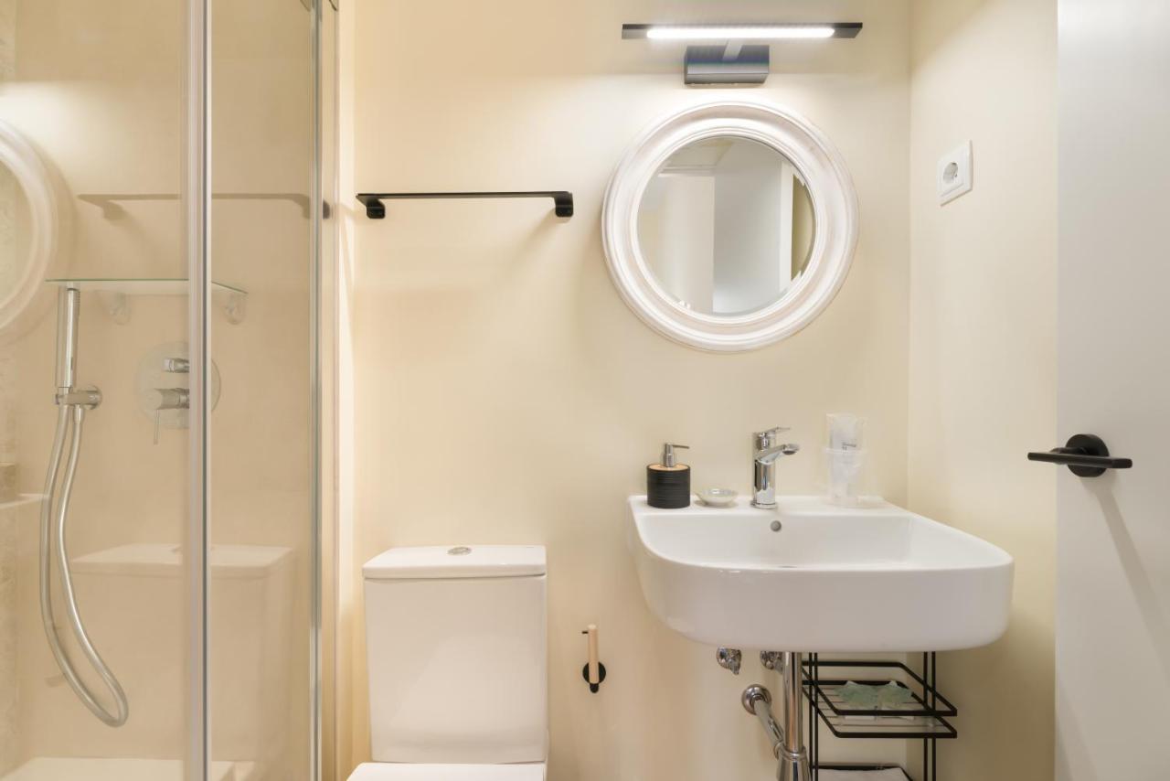 Hostal Evoke Madrid Exterior photo