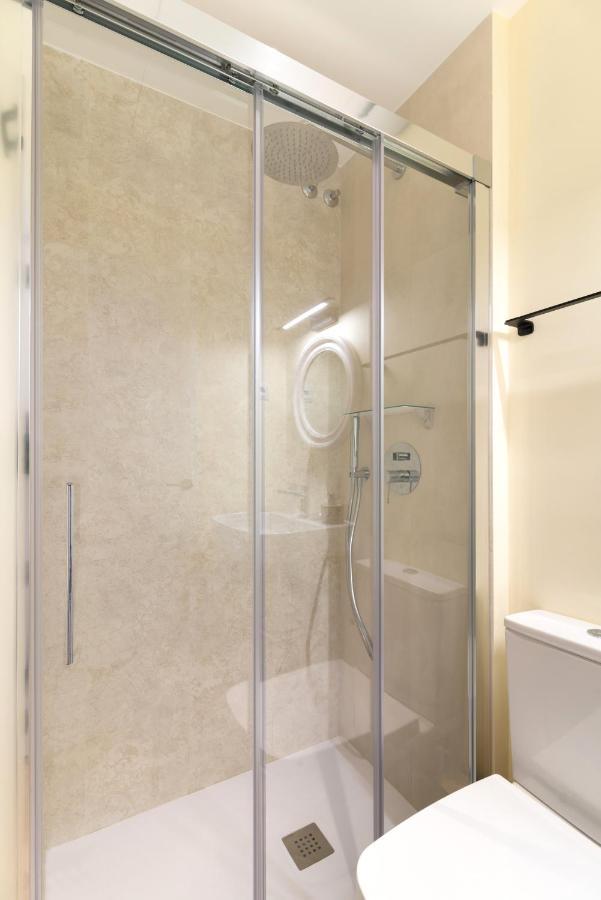 Hostal Evoke Madrid Exterior photo