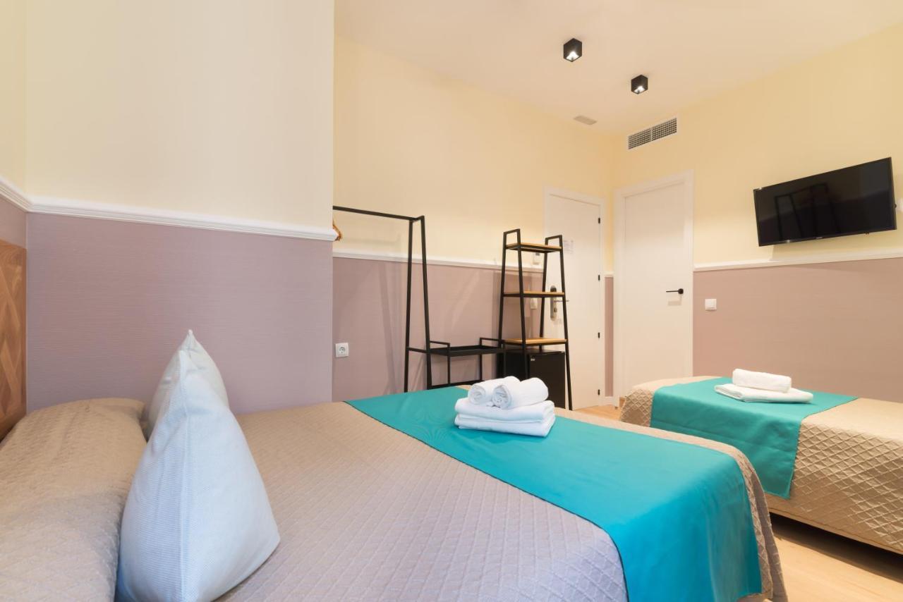 Hostal Evoke Madrid Exterior photo