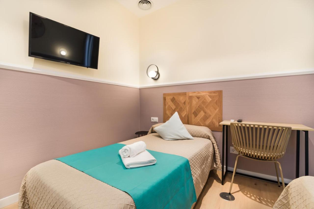 Hostal Evoke Madrid Exterior photo