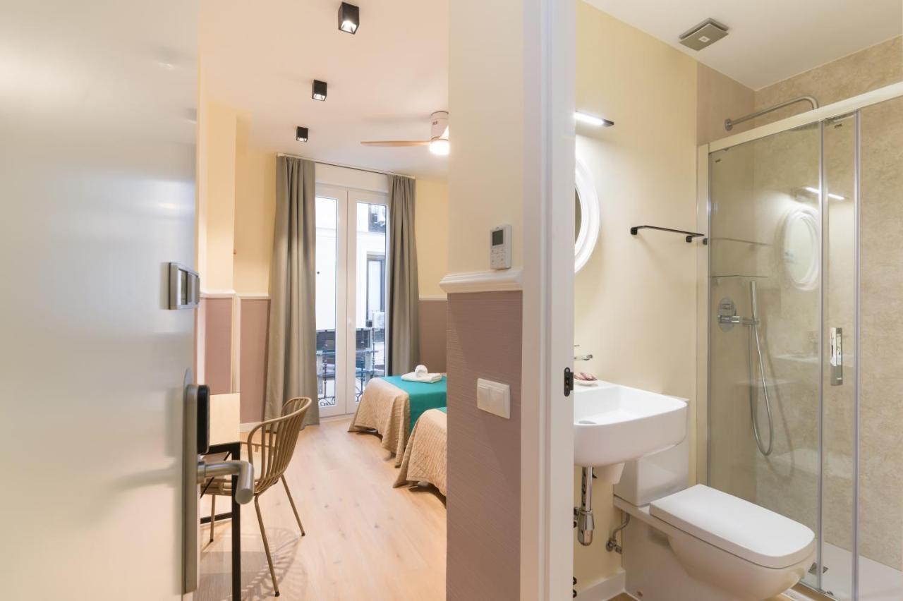 Hostal Evoke Madrid Exterior photo