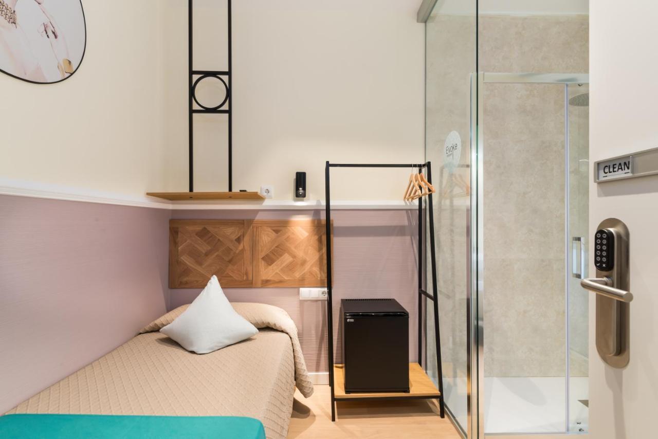 Hostal Evoke Madrid Exterior photo