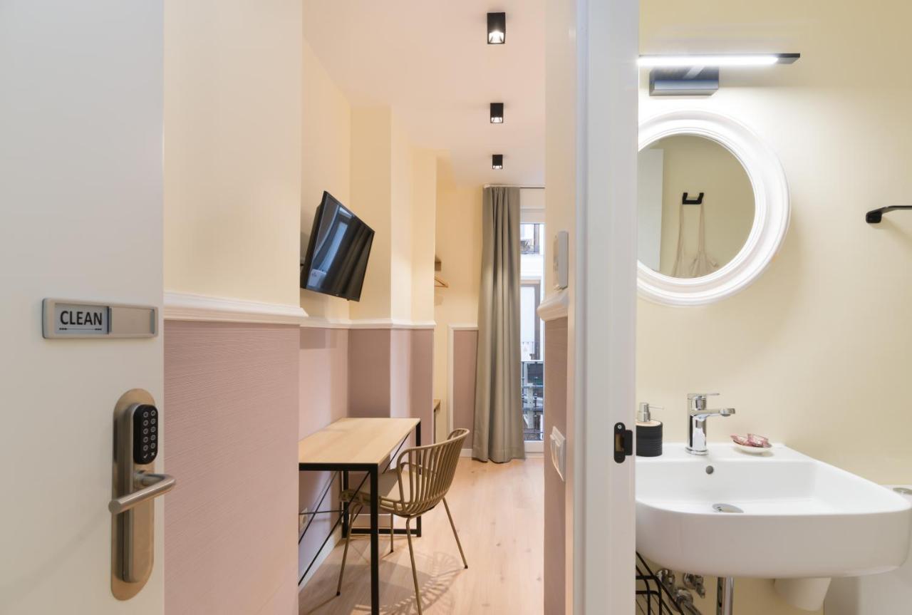 Hostal Evoke Madrid Exterior photo